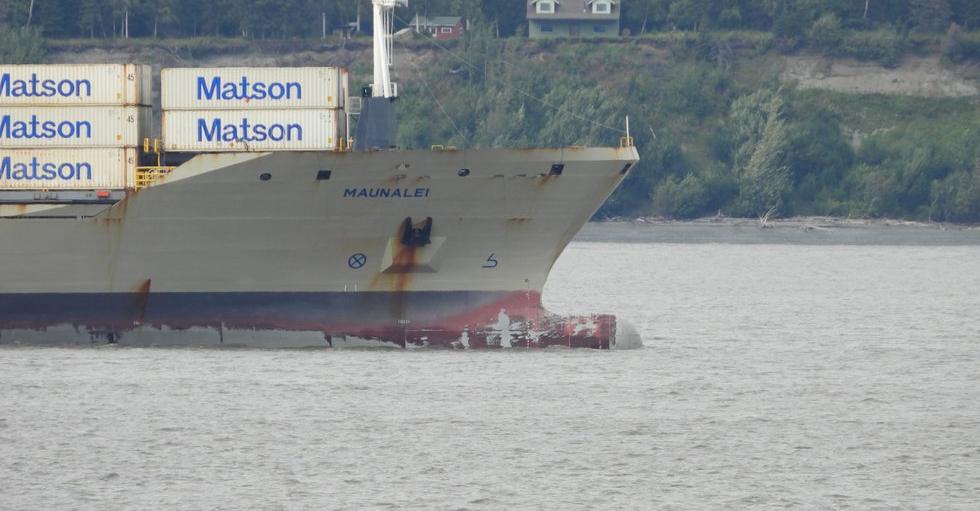 Ship headed to the Port of Alaska is leaking lubricant